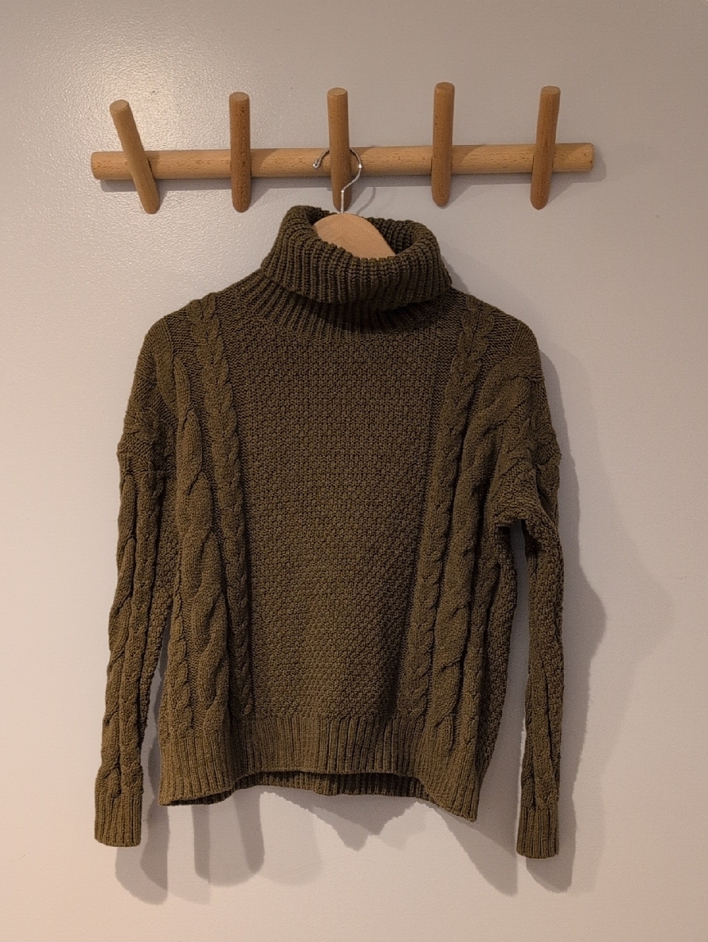 Madewell Knit Turtleneck In A Dark Army Green Color Size XXS